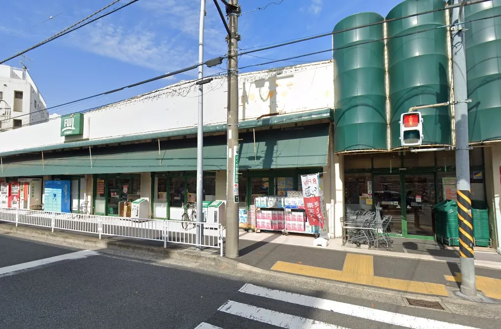 Fuji伊勢町店295ｍ