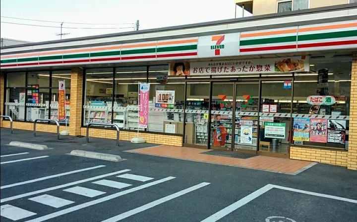 セブンイレブン横浜鴨居東店409ｍ